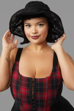 Black Beach Hat