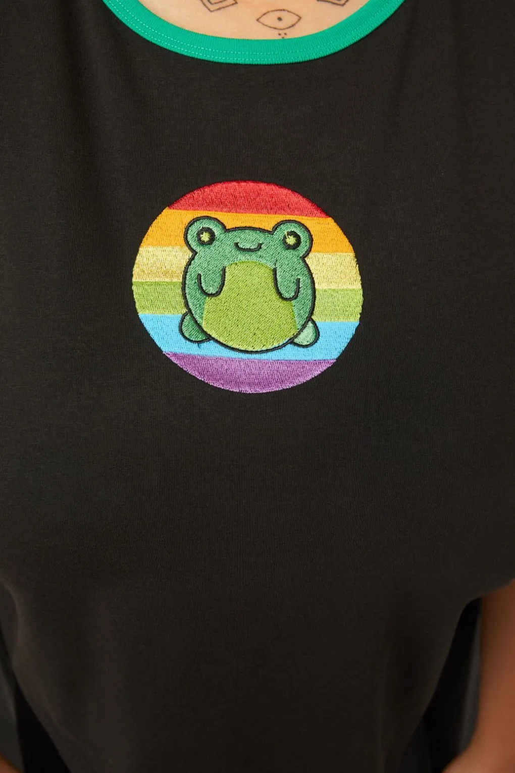 Curve Rainbow Frog Tee
