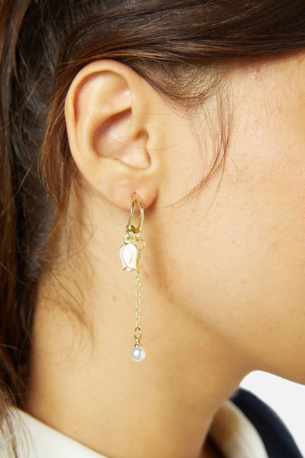 Tulip Pearl Earrings